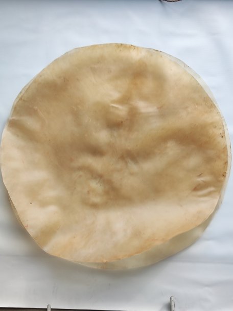 Piel de buey, piel de búfalo, piel toro o piel de vaca gruesa muy muy grande sin pelo para tambor djembé percusion