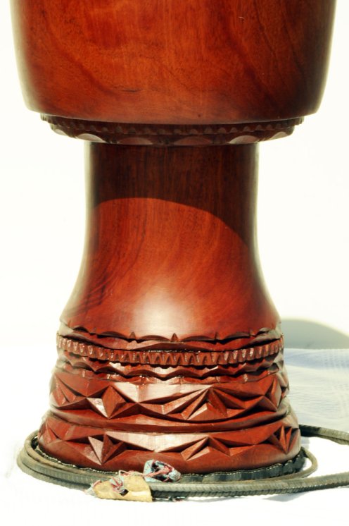 Cuerpo de djembé de Guinea de caoba (djala) - Djembe alta gama