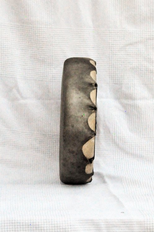 Tambor ritual chamánico (tambor de chamán) con piel de ciervo