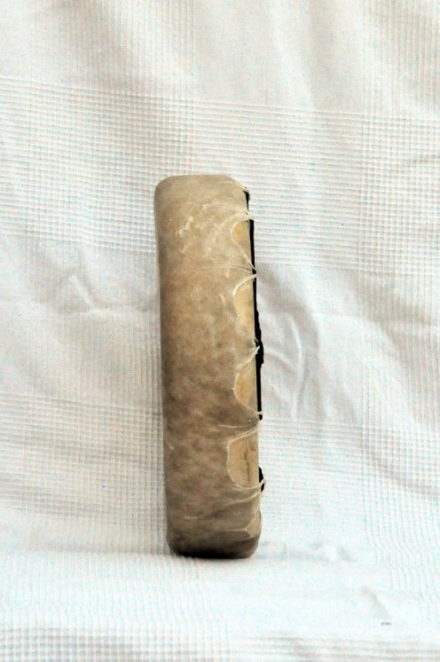 Tambor ritual chamánico (tambor de chamán) con piel de cabra