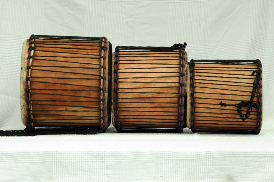 Venta set dundun - Trio de mini-tambores dununs de Ghana