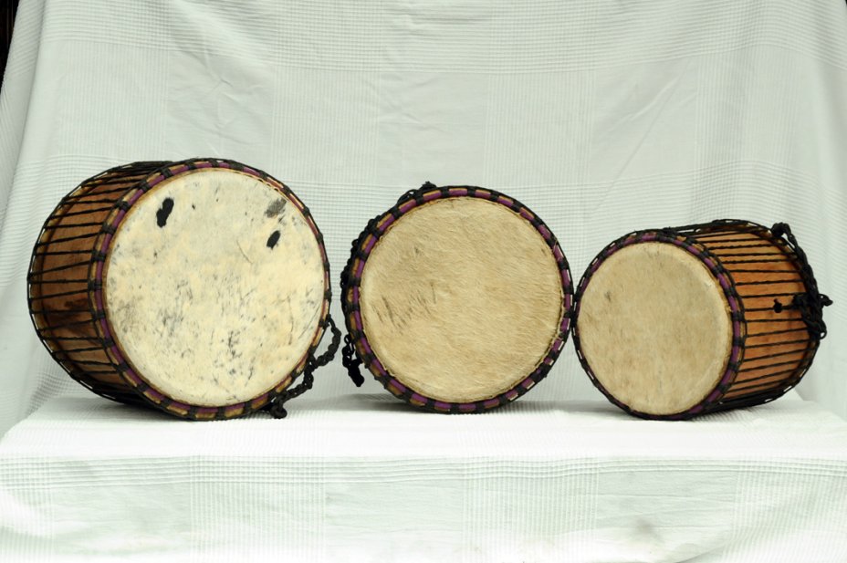 Venta set dundun - Trio de mini-tambores dununs de Ghana