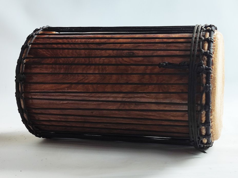 Tambores bajos dundun - Dunun kenkení de Guinea montaje 4 aros