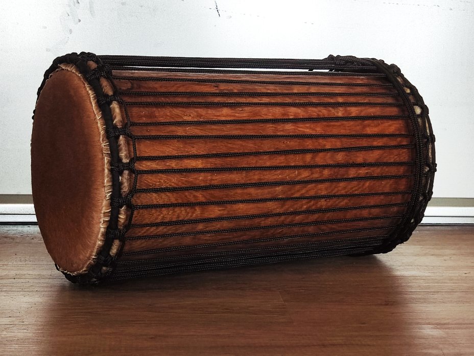 Tambores bajos dundun - Dunun kenkení de Guinea montaje 4 aros