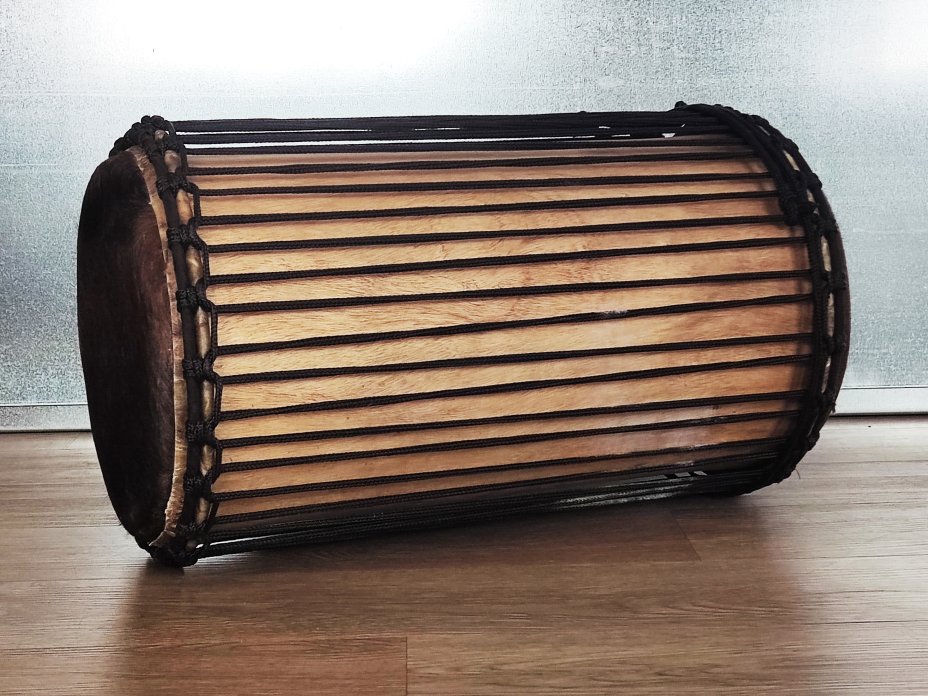 Tambores bajos dundun - Dunun kenkení de Guinea montaje 4 aros
