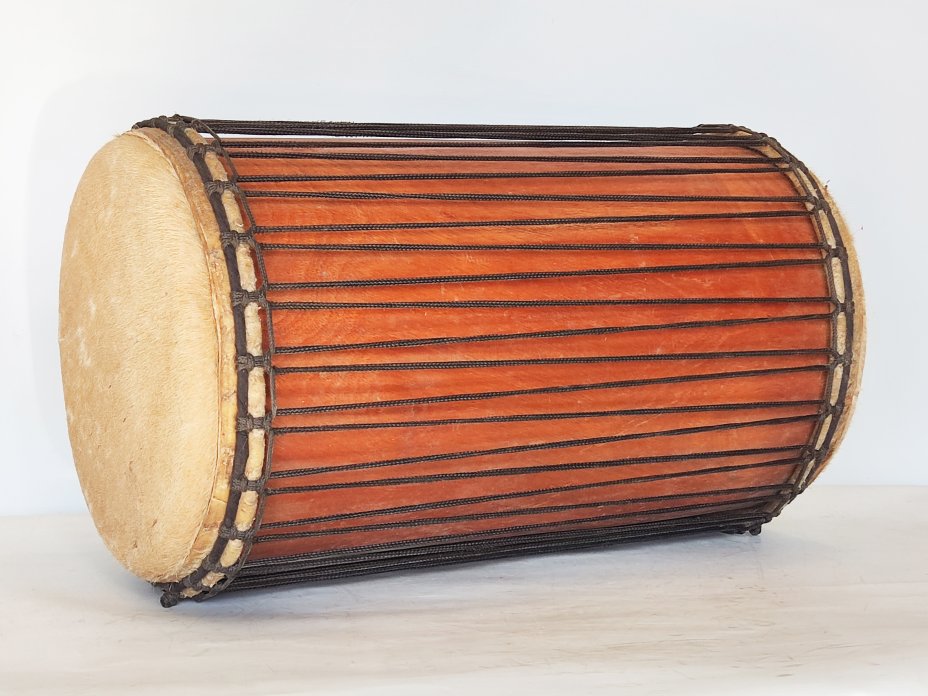 Tambores bajos dundun - Dunun sangban de Guinea montaje 4 aros