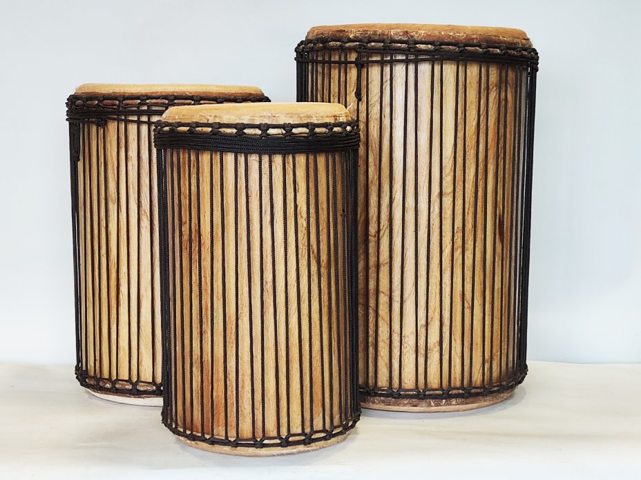 Juego de tambores bajos dundun - Set de dundunes de Guinea