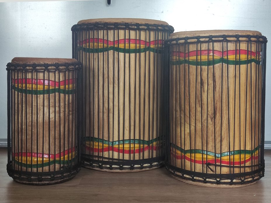 Juego de tambores bajos dundun - Set de dundunes de Guinea