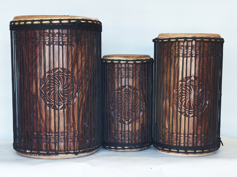Juego de tambores bajos dundun - Set de dundunes de Guinea