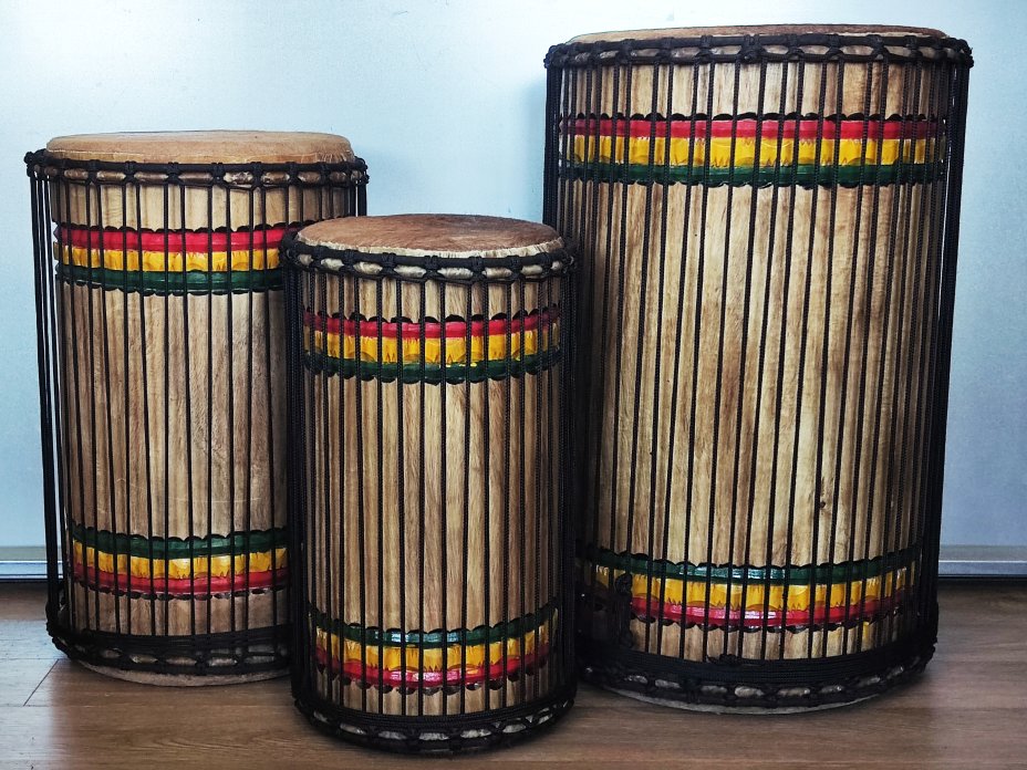 Juego de tambores bajos dundun - Set de dundunes de Guinea