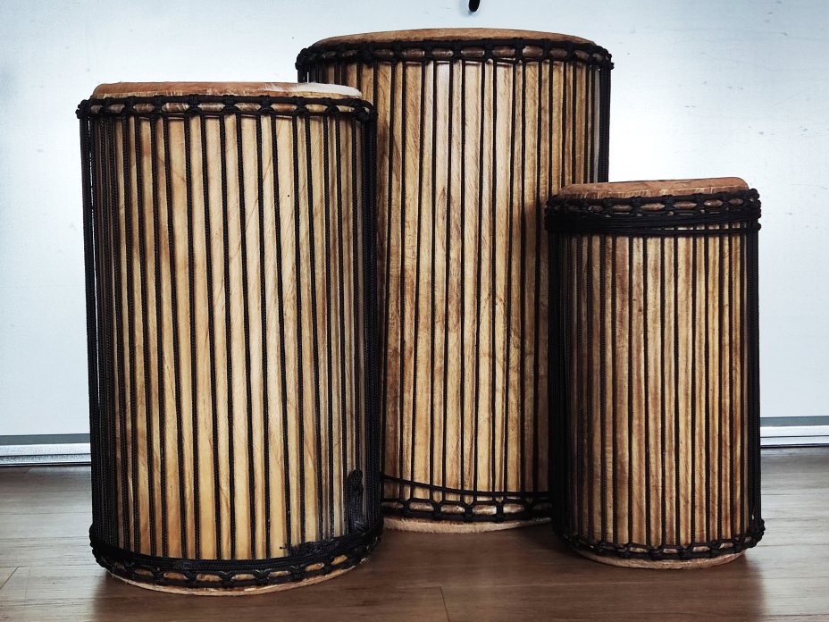 Juego de tambores bajos dundun - Set de dundunes de Guinea