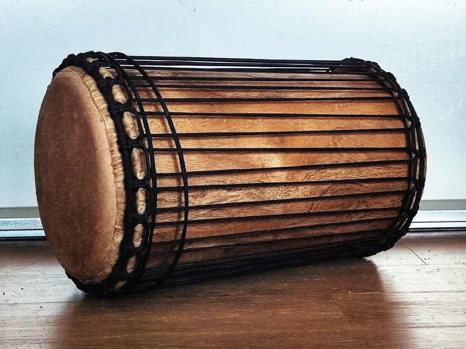 Tambores bajos dundun - Dunun kenkení de Guinea montaje 4 aros