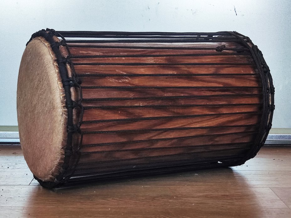 Tambores bajos dundun - Dunun kenkení de Guinea montaje 4 aros