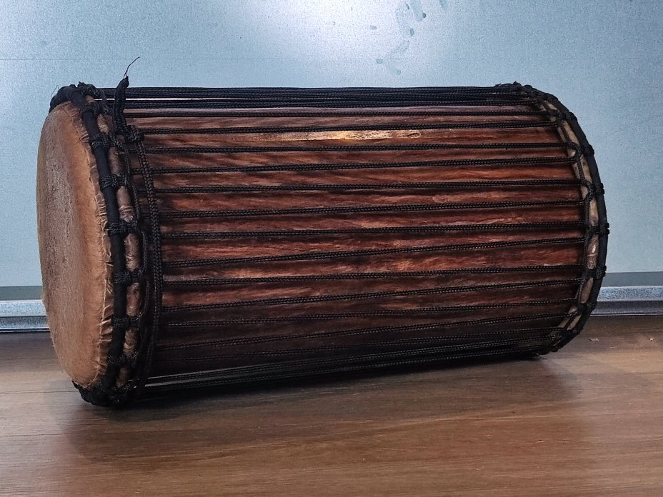 Tambores bajos dundun - Dunun kenkení de Guinea montaje 4 aros