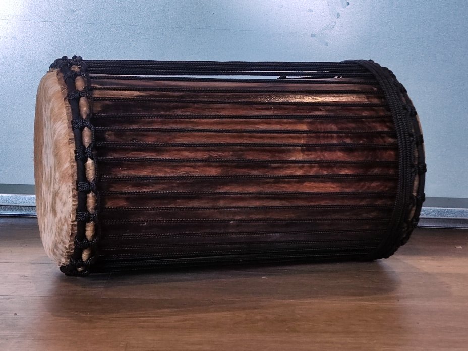 Tambores bajos dundun - Dunun kenkení de Guinea montaje 4 aros