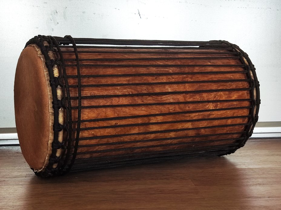 Tambores bajos dundun - Dunun kenkení de Guinea montaje 4 aros