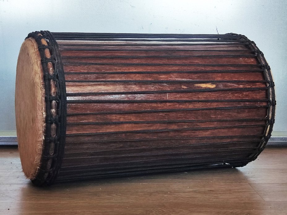 Tambores bajos dundun - Dunun sangban de Guinea montaje 4 aros
