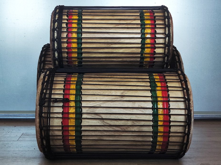 Juego de tambores bajos dundun - Set de dundunes de Guinea