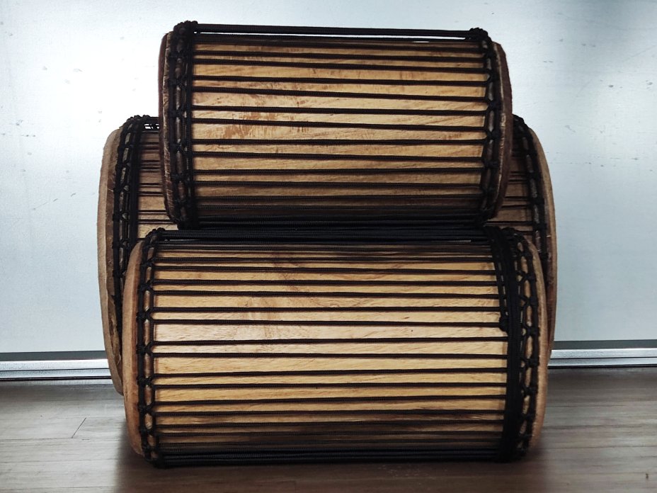 Juego de tambores bajos dundun - Set de dundunes de Guinea