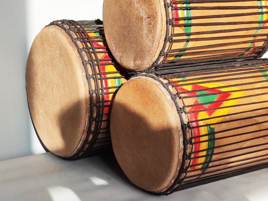 Juego de tambores bajos dundun - Set dundunes Guinea