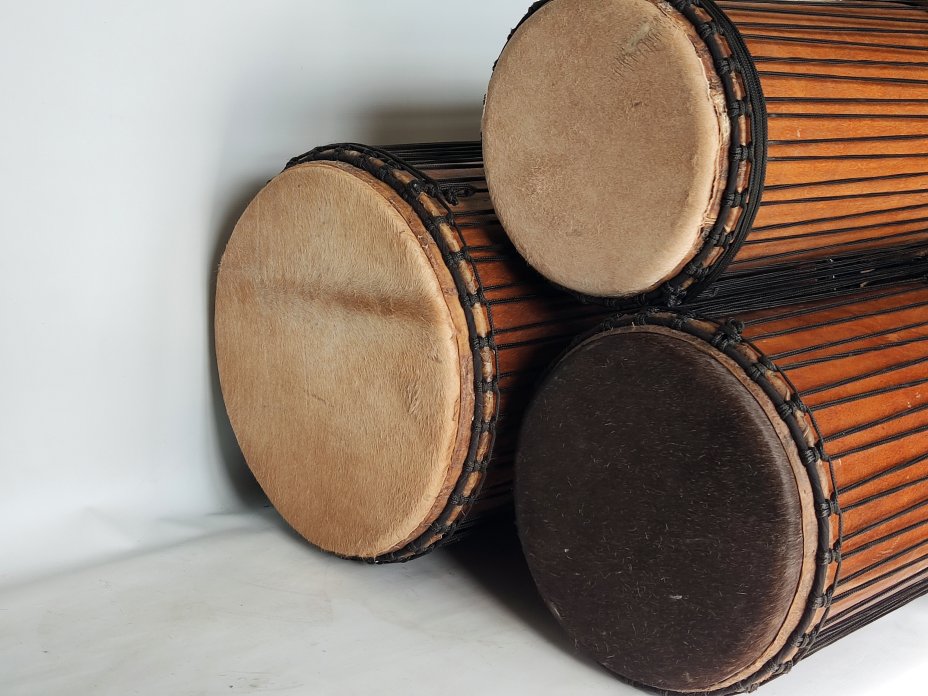 Juego de tambores bajos dundun - Set de dundunes de Guinea