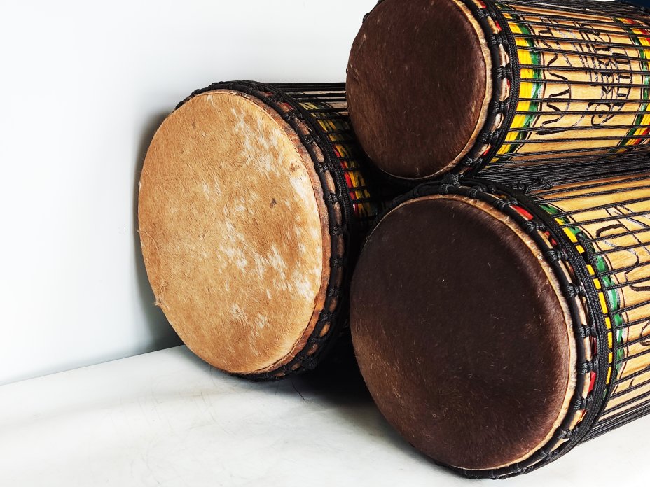 Juego de tambores bajos dundun - Set de dundunes de Guinea