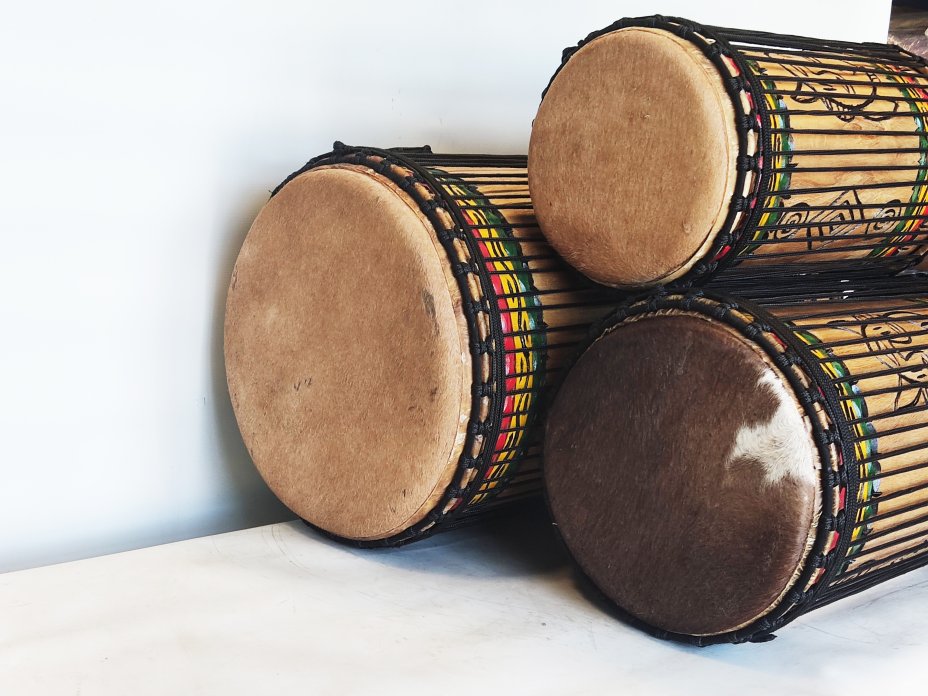 Juego de tambores bajos dundun - Set de dundunes de Guinea