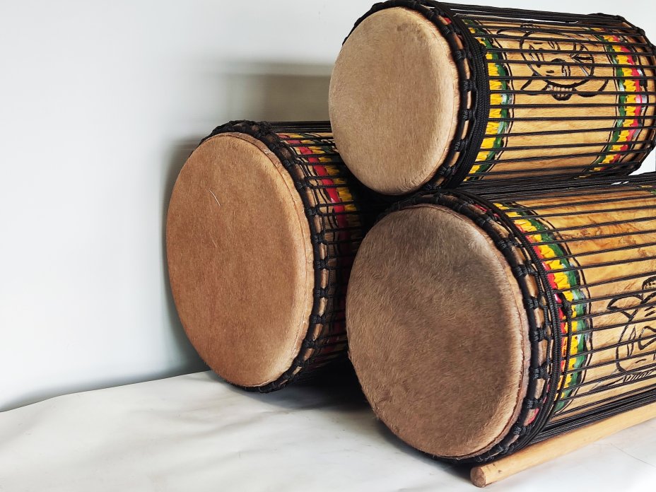 Juego de tambores bajos dundun - Set de dundunes de Guinea