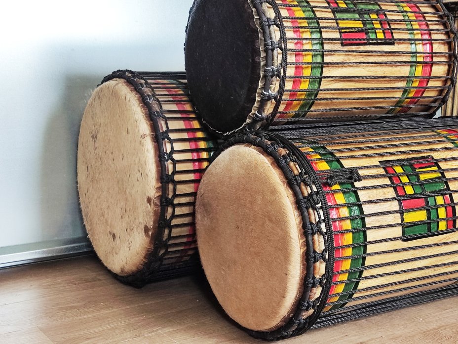 Juego de tambores bajos dundun - Set de dundunes de Guinea