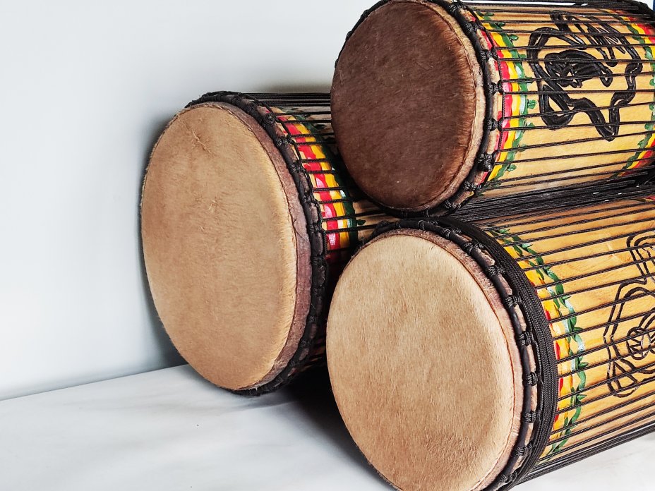 Juego de tambores bajos dundun - Set de dundunes de Guinea