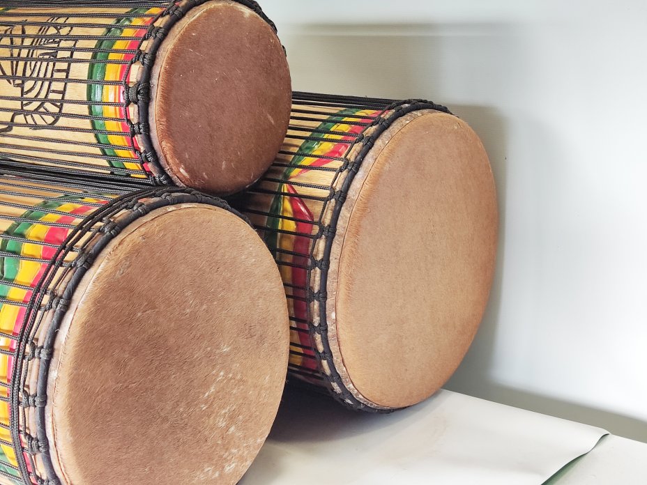 Juego de tambores bajos dundun - Set dundunes Guinea